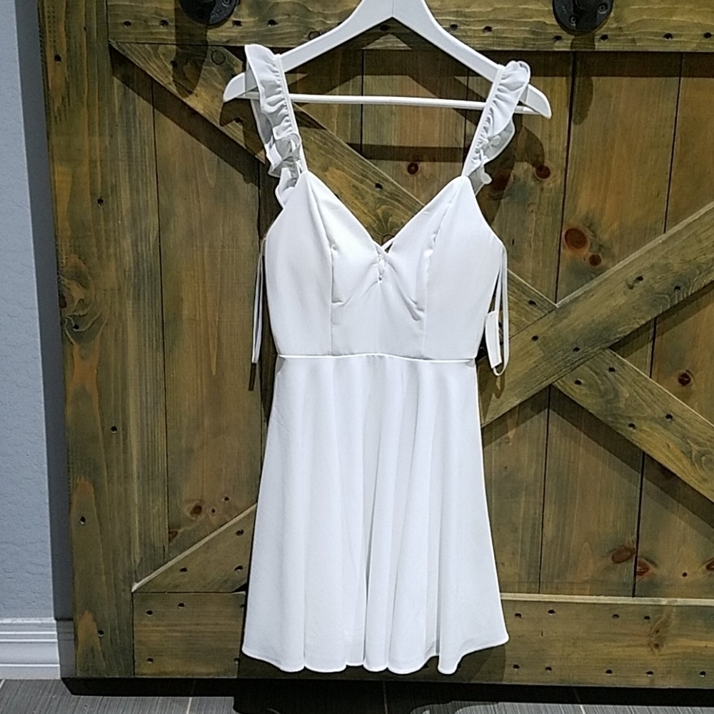 NEW B DARLIN BABYDOLL MINI WHITE FLOWY DRESS SIZE 3/4 RUFFLES